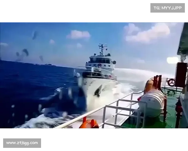 中菲激战画面:中国海警用“消防斧”生擒菲律宾持枪特种兵 中菲激战画面:中国海警用“消防斧”生擒菲律宾持枪特种兵